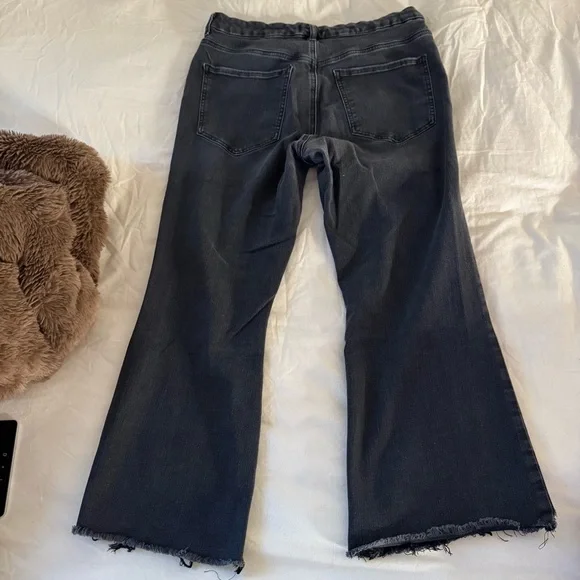 Express Black Distressed Cropped Flare Jeans sz L - Picture 2 of 4